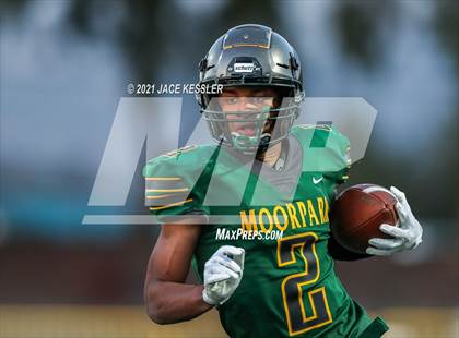 Thumbnail 3 in Oak Park @ Moorpark photogallery.