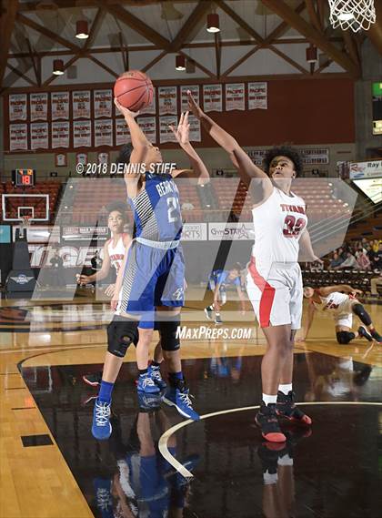 Thumbnail 3 in Antelope vs. Bear Creek (CIF SJS D2 Final) photogallery.
