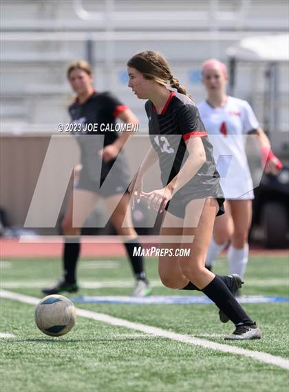 Thumbnail 2 in Lee vs Churchill photogallery.