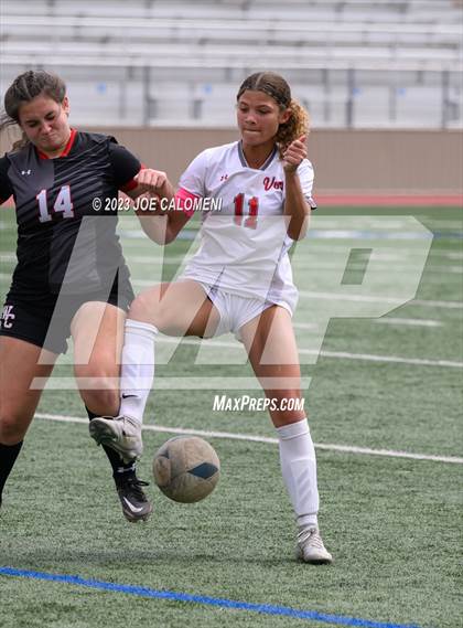 Thumbnail 2 in Lee vs Churchill photogallery.