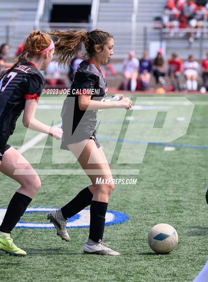 Thumbnail 3 in Lee vs Churchill photogallery.