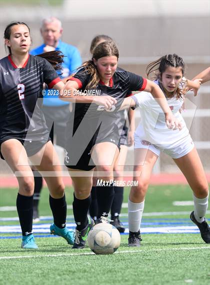 Thumbnail 2 in Lee vs Churchill photogallery.