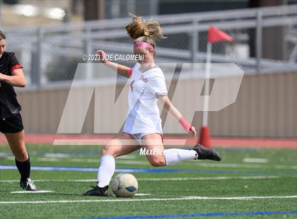 Thumbnail 3 in Lee vs Churchill photogallery.