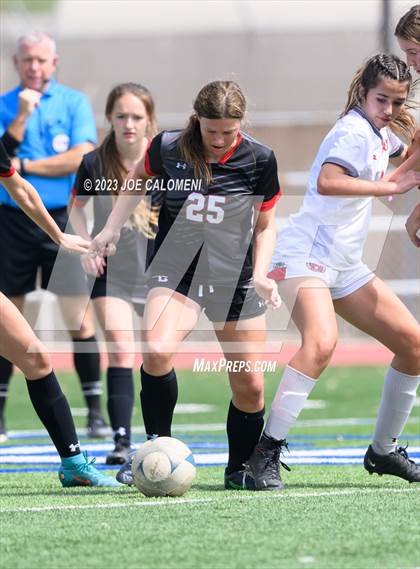 Thumbnail 2 in Lee vs Churchill photogallery.
