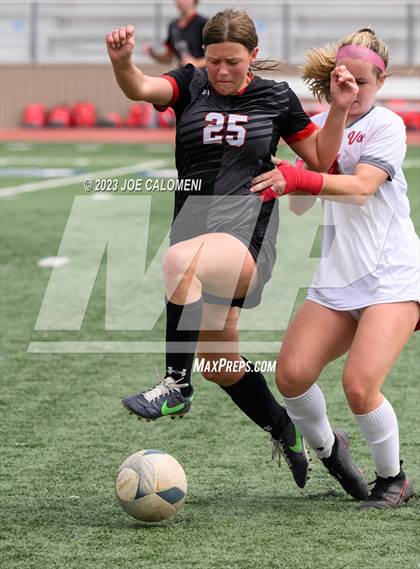 Thumbnail 2 in Lee vs Churchill photogallery.