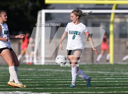 Thumbnail 1 in Hickory vs First Colonial (VHSL 5A Region Semifinal)  photogallery.