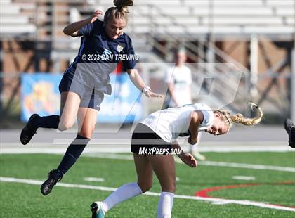 Thumbnail 2 in Hickory vs First Colonial (VHSL 5A Region Semifinal)  photogallery.