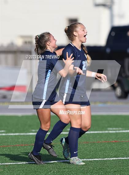 Thumbnail 2 in Hickory vs First Colonial (VHSL 5A Region Semifinal)  photogallery.