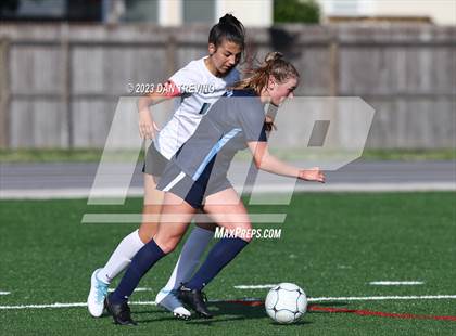 Thumbnail 1 in Hickory vs First Colonial (VHSL 5A Region Semifinal)  photogallery.
