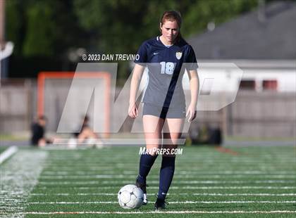 Thumbnail 2 in Hickory vs First Colonial (VHSL 5A Region Semifinal)  photogallery.