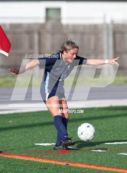 Thumbnail 3 in Hickory vs First Colonial (VHSL 5A Region Semifinal)  photogallery.