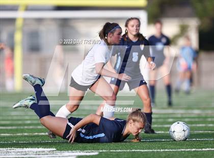 Thumbnail 2 in Hickory vs First Colonial (VHSL 5A Region Semifinal)  photogallery.