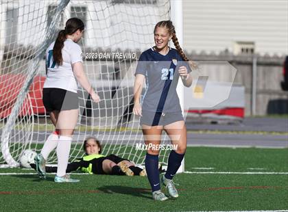 Thumbnail 3 in Hickory vs First Colonial (VHSL 5A Region Semifinal)  photogallery.