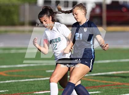 Thumbnail 2 in Hickory vs First Colonial (VHSL 5A Region Semifinal)  photogallery.