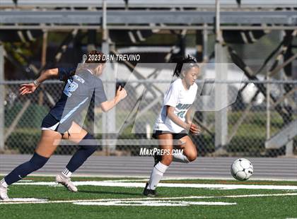 Thumbnail 2 in Hickory vs First Colonial (VHSL 5A Region Semifinal)  photogallery.