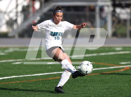 Thumbnail 1 in Hickory vs First Colonial (VHSL 5A Region Semifinal)  photogallery.