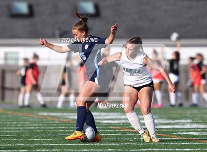 Thumbnail 2 in Hickory vs First Colonial (VHSL 5A Region Semifinal)  photogallery.
