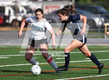 Thumbnail 1 in Hickory vs First Colonial (VHSL 5A Region Semifinal)  photogallery.