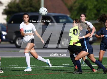 Thumbnail 2 in Hickory vs First Colonial (VHSL 5A Region Semifinal)  photogallery.