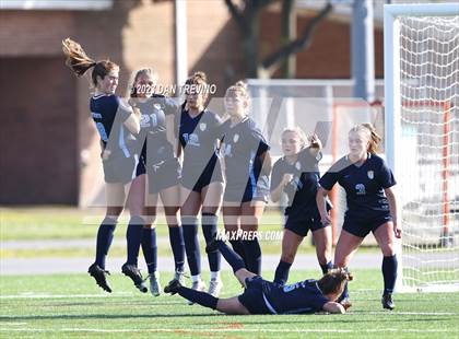 Thumbnail 1 in Hickory vs First Colonial (VHSL 5A Region Semifinal)  photogallery.