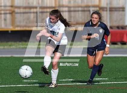 Thumbnail 2 in Hickory vs First Colonial (VHSL 5A Region Semifinal)  photogallery.