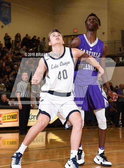 Thumbnail 3 in Garfield vs. Lake Oswego (Les Schwab Invitational) photogallery.