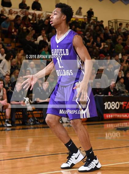 Thumbnail 3 in Garfield vs. Lake Oswego (Les Schwab Invitational) photogallery.