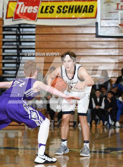 Thumbnail 3 in Garfield vs. Lake Oswego (Les Schwab Invitational) photogallery.