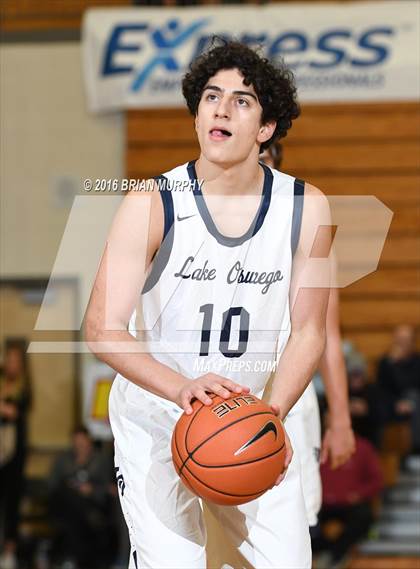 Thumbnail 1 in Garfield vs. Lake Oswego (Les Schwab Invitational) photogallery.