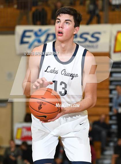Thumbnail 3 in Garfield vs. Lake Oswego (Les Schwab Invitational) photogallery.