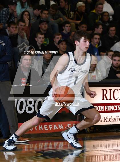 Thumbnail 3 in Garfield vs. Lake Oswego (Les Schwab Invitational) photogallery.