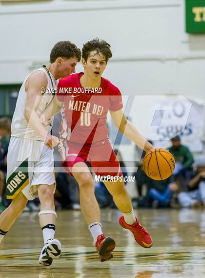 Thumbnail 2 in Mater Dei vs Santa Barbara (CIF-SS D1 Quarterfinals) photogallery.