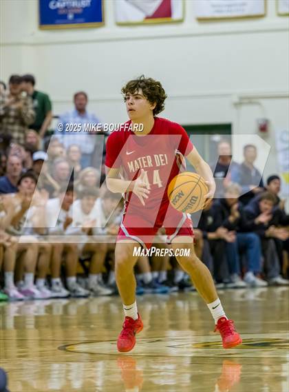 Thumbnail 3 in Mater Dei vs Santa Barbara (CIF-SS D1 Quarterfinals) photogallery.