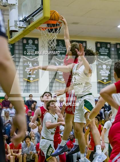 Thumbnail 2 in Mater Dei vs Santa Barbara (CIF-SS D1 Quarterfinals) photogallery.