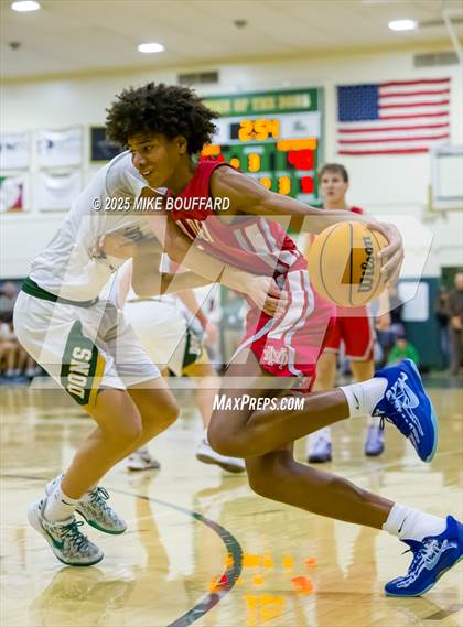 Thumbnail 2 in Mater Dei vs Santa Barbara (CIF-SS D1 Quarterfinals) photogallery.