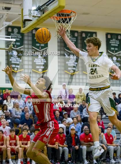 Thumbnail 2 in Mater Dei vs Santa Barbara (CIF-SS D1 Quarterfinals) photogallery.