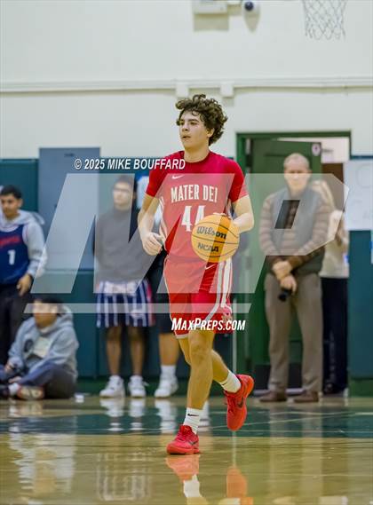 Thumbnail 1 in Mater Dei vs Santa Barbara (CIF-SS D1 Quarterfinals) photogallery.