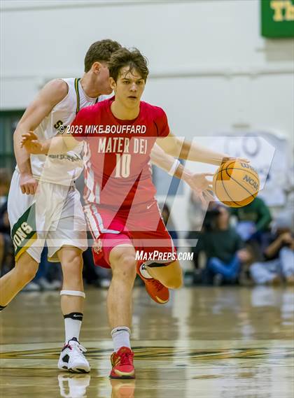 Thumbnail 3 in Mater Dei vs Santa Barbara (CIF-SS D1 Quarterfinals) photogallery.