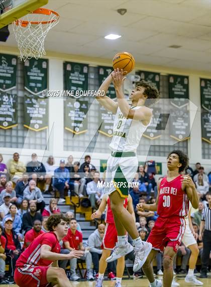 Thumbnail 3 in Mater Dei vs Santa Barbara (CIF-SS D1 Quarterfinals) photogallery.