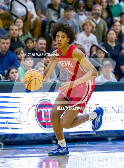 Thumbnail 1 in Mater Dei vs Santa Barbara (CIF-SS D1 Quarterfinals) photogallery.