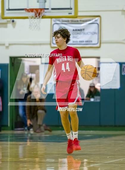 Thumbnail 2 in Mater Dei vs Santa Barbara (CIF-SS D1 Quarterfinals) photogallery.