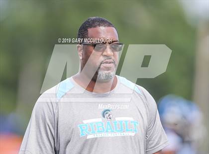Thumbnail 2 in Raines @ Ribault photogallery.