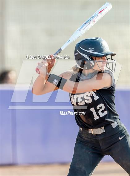 Thumbnail 2 in Millard West vs. Elkhorn South photogallery.