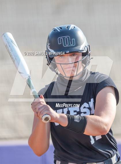 Thumbnail 2 in Millard West vs. Elkhorn South photogallery.
