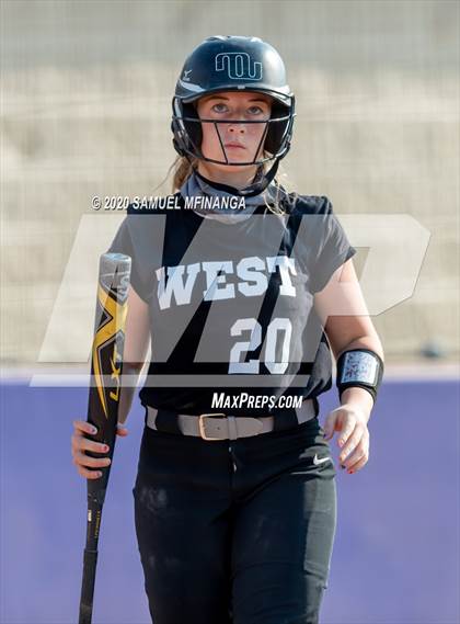 Thumbnail 2 in Millard West vs. Elkhorn South photogallery.