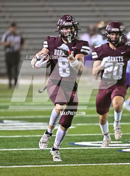 Thumbnail 1 in Liberty Hill vs Flour Bluff (UIL 5A Region 4 Quarterfinal) photogallery.
