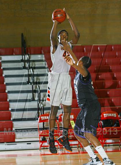 Thumbnail 2 in Foothill vs. Franklin (Common Good Classic) photogallery.