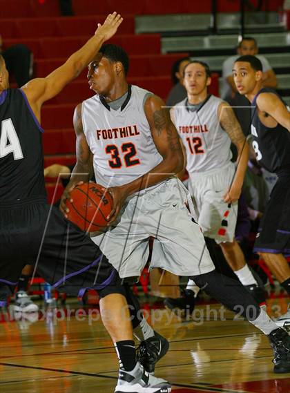 Thumbnail 3 in Foothill vs. Franklin (Common Good Classic) photogallery.