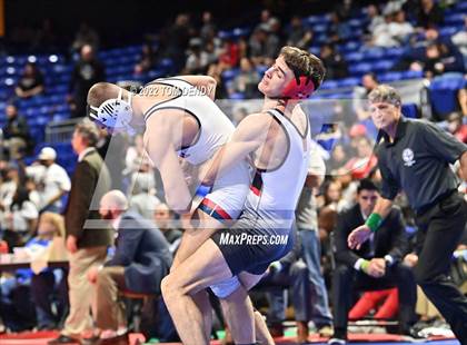 Thumbnail 2 in UIL State Championships - 5A 160lb Final photogallery.