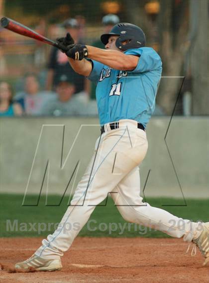 Thumbnail 3 in East vs. Derby (KSHSAA 6A Regional Final) photogallery.